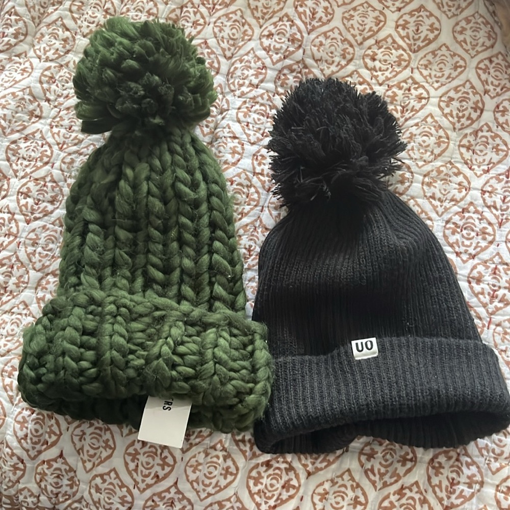 Bundle of 2 UO knit hats